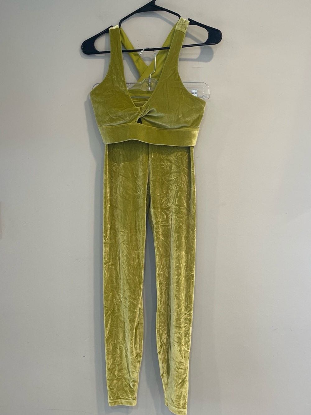 EUC Fabletics Velour Olive Green 2 pc legging set Size Small